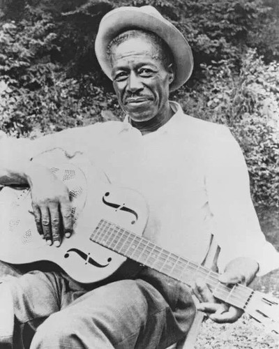 Blues singer eddie son - blues,